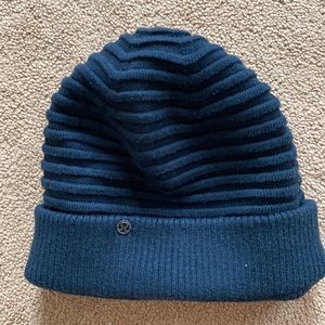 Lululemon black winter hat